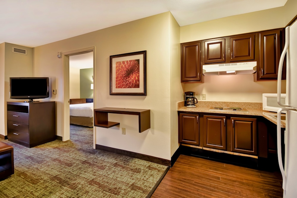 Staybridge Suites Middleton Madison West by IHG - photo 14