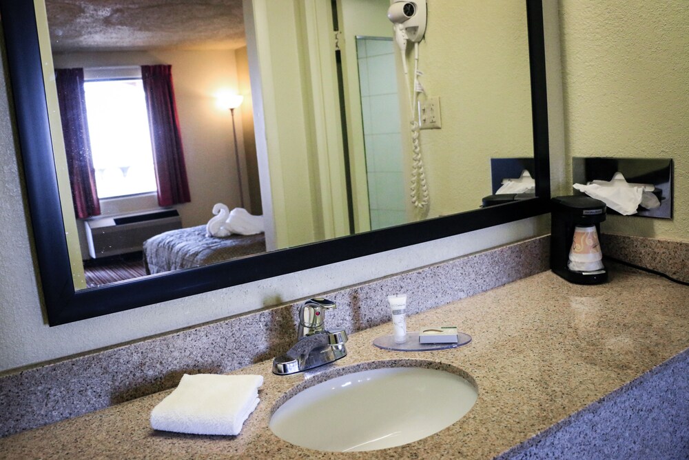 Suite Dreams Hotel - photo 30