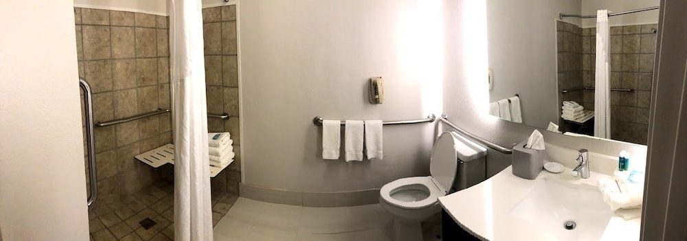 Holiday Inn Express Hotel & Suites Decatur by IHG - photo 23