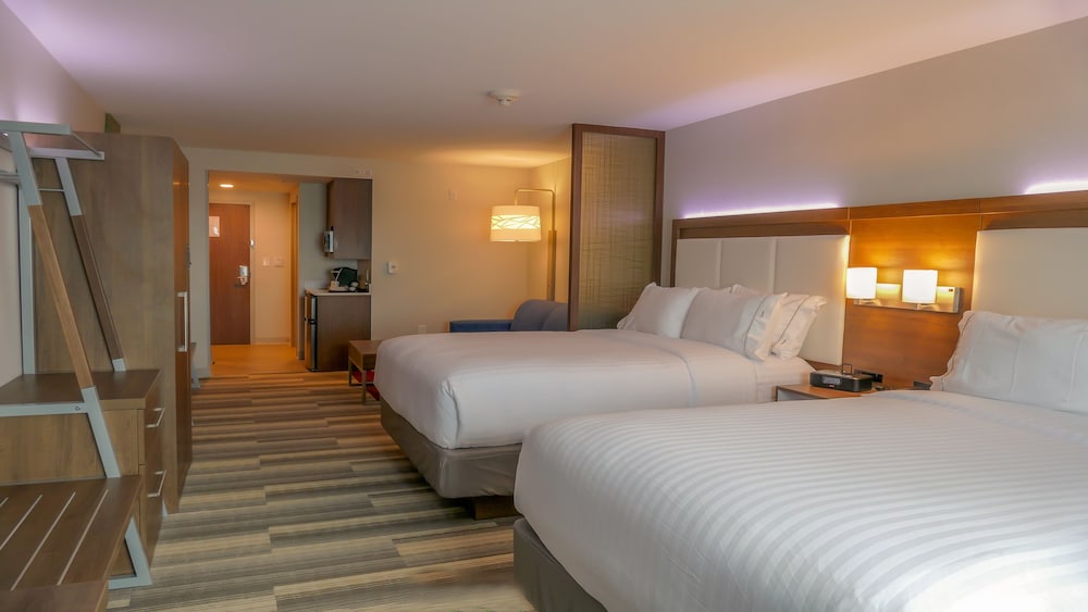 Holiday Inn Express & Suites Miami Airport East by IHG - photo 17