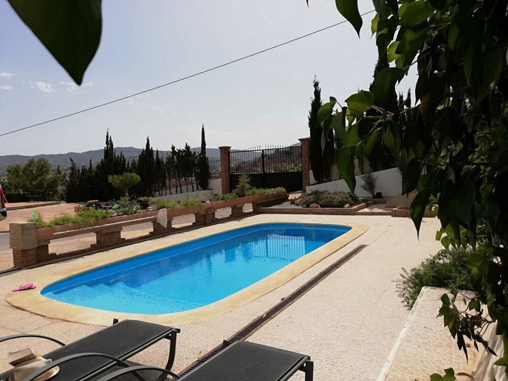 Chalet With 4 Bedrooms In Cutar With Wonderful Mountain View Private Pool Enclosed Garden 18 Km From The Beach 9514146 — Almachar