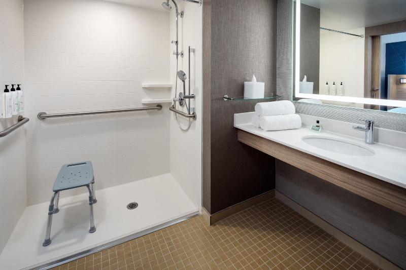 SpringHill Suites by Marriott New York JFK Airport Jamaica - photo 33