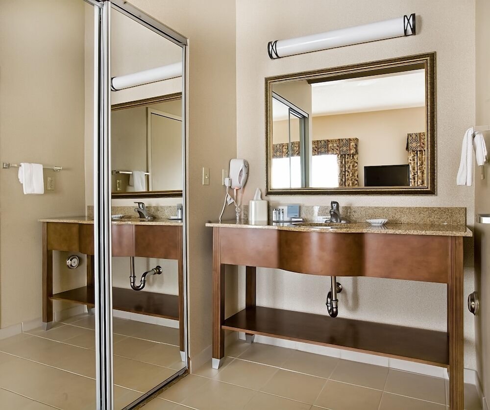 Hampton Inn & Suites Pittsburg CA - photo 61