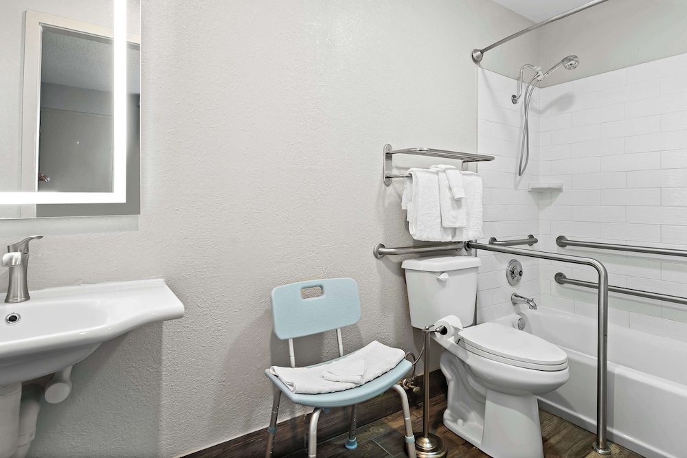 Best Western The Oasis at Joplin - photo 24