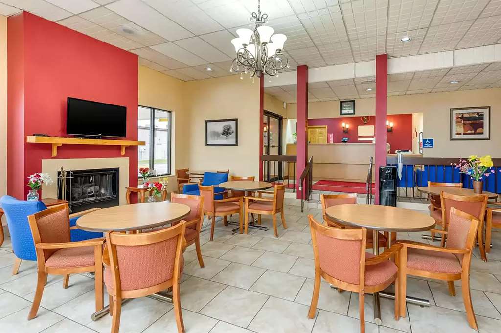 Super 8 by Wyndham Perrysburg Toledo - photo 29
