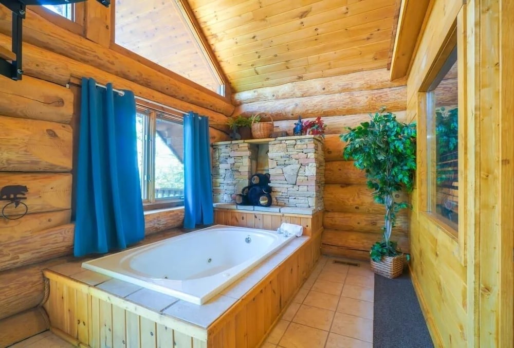Mammoth Views 2 Bedroom Cabin by Heavenly Views Resort - photo 11