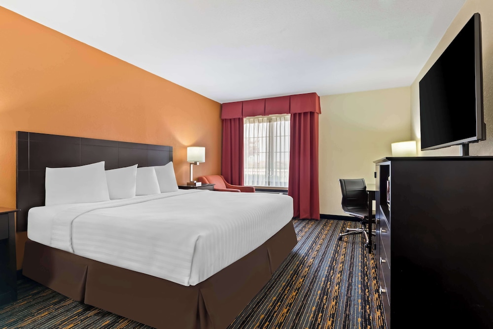 Best Western Kenosha Inn - photo 11