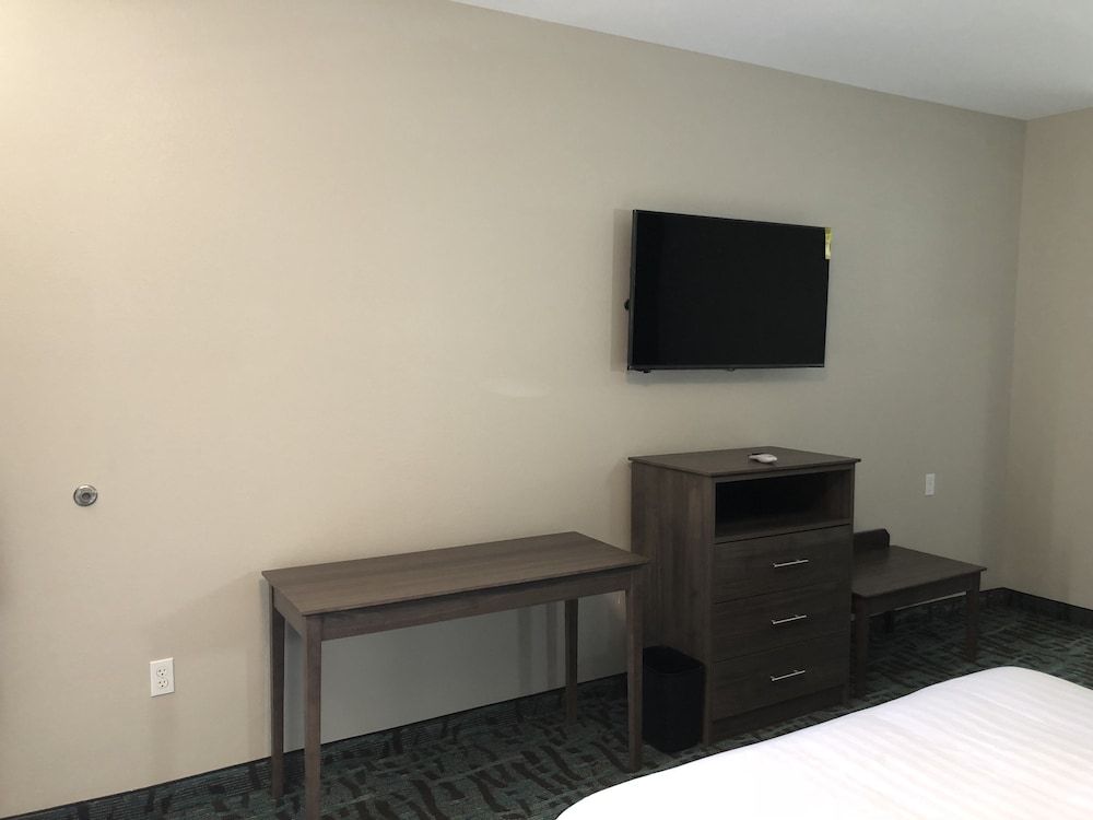 FairBridge Inn Express Memphis - photo 9