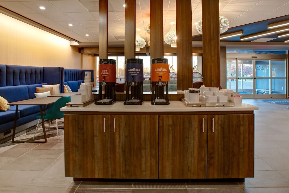 Tru by Hilton Alcoa Knoxville Airport - photo 12
