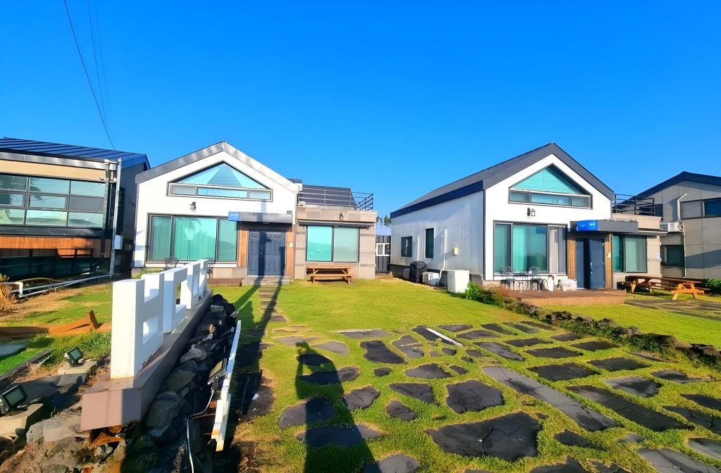 Jeju Badamajoong Pension — 4-Star Luxury Hotel in Jeju City, South Korea