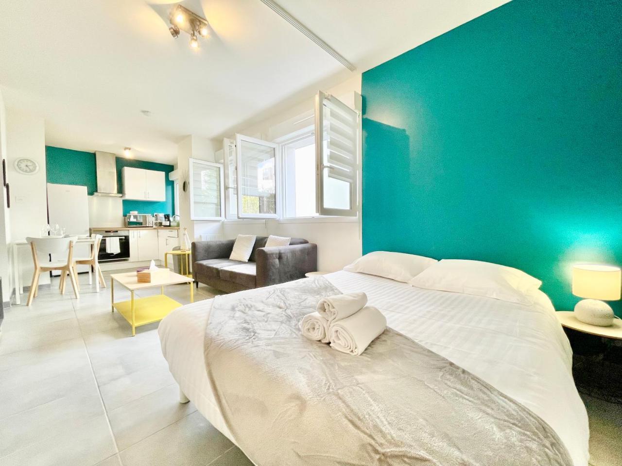 Saint Nazaire Le Sembat Proche Mer Wifi Fibre in Saint-Nazaire, France