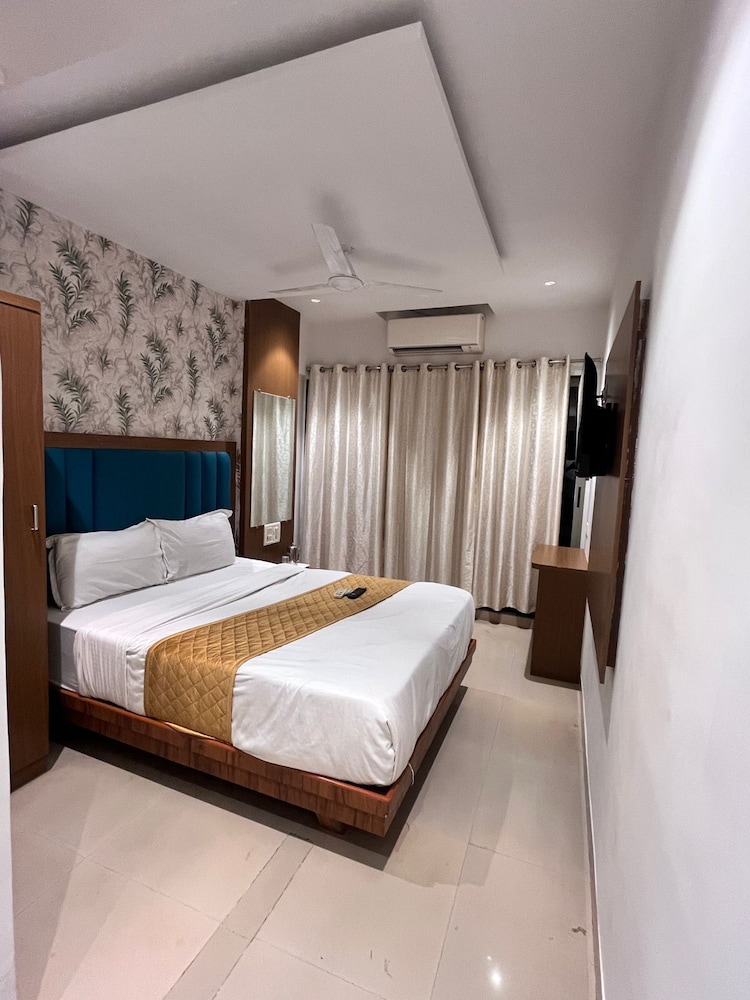 Hotel Crystal Palace - last minute hotel in Mumbai