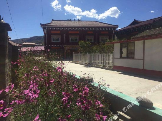 Ama Luojia Inn in Xindou, People's Republic of China