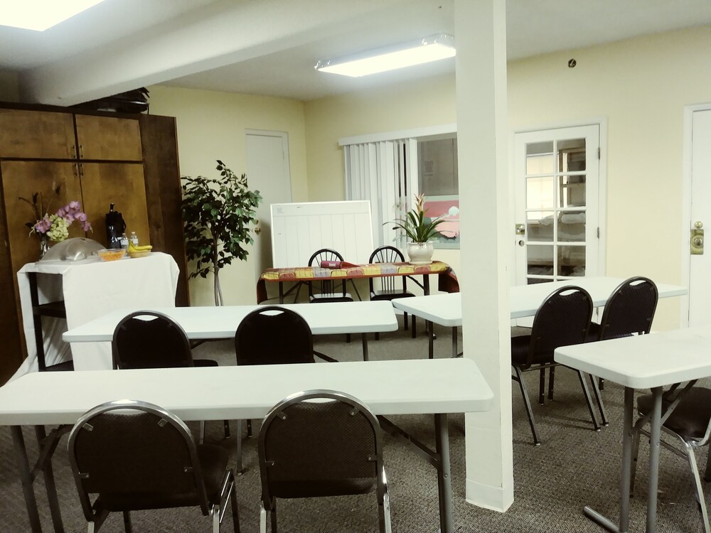 Desert Inn - photo 34