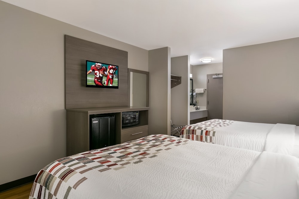 Red Roof Inn Denver - photo 10