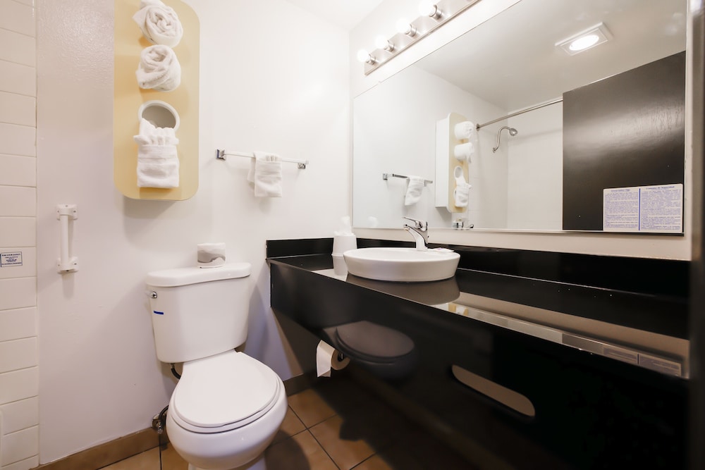 Hermiston Inn & Suites - photo 44