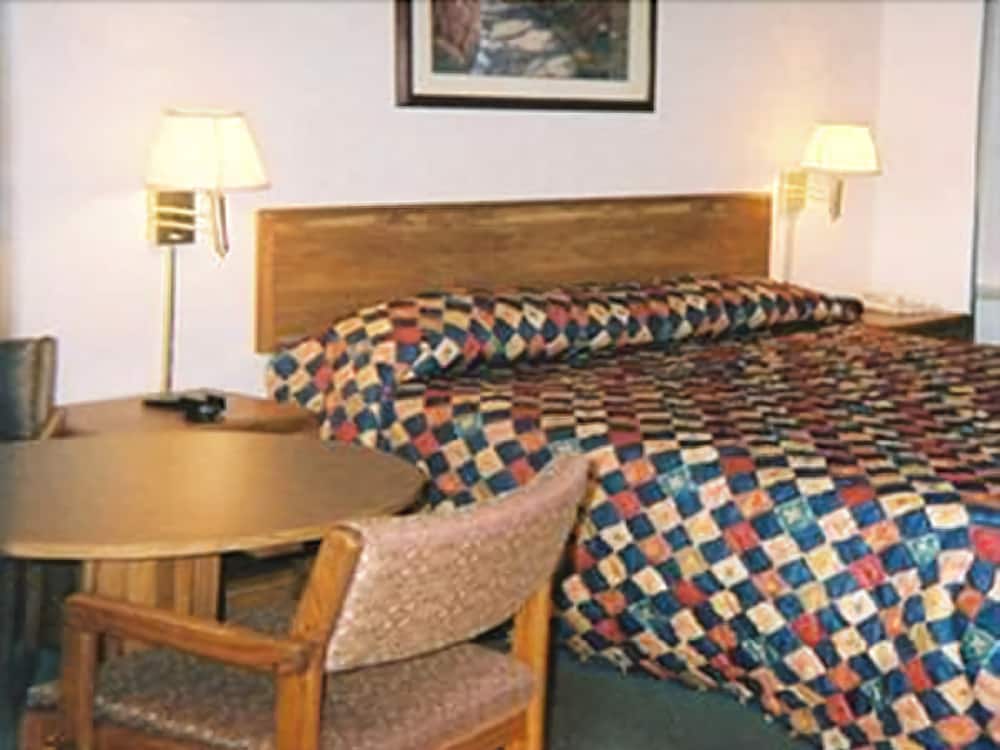 Red Carpet Inn And Suites Scranton - photo 5