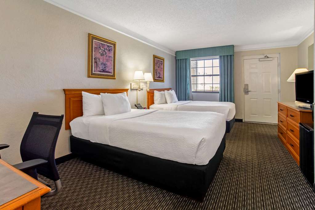 La Quinta Inn Tampa Bay Pinellas Park Clearwater - photo 22