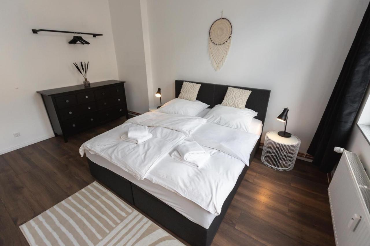 Koje Eins I Großes Apartment mit 2 Schlafzimmern — 4-Star Luxury Hotel in Bremerhaven, Germany