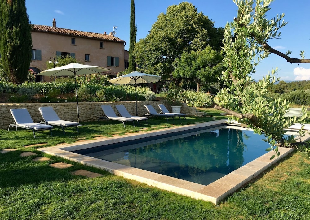 Le Mas des Iris — 4-Star Luxury Hotel in Roussillon, France