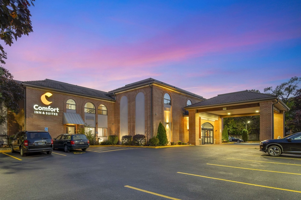 Comfort Inn & Suites Mundelein Vernon Hills - photo 34