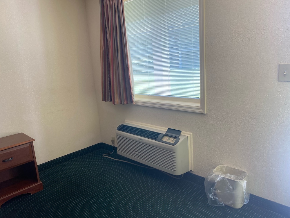 Motel 6 Sandersville GA - photo 33