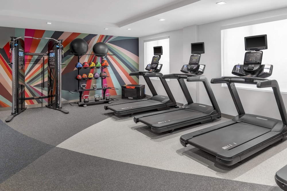 Hilton Garden Inn Queens JFK Airport - photo 23