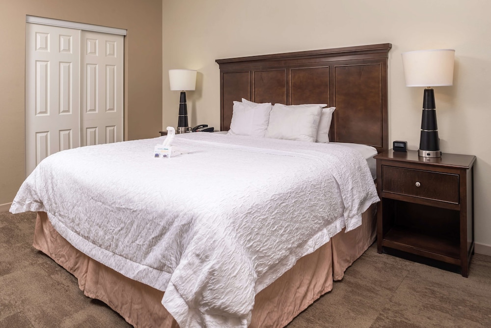 Hampton Inn & Suites Charlotte Arrowood Rd. - photo 31