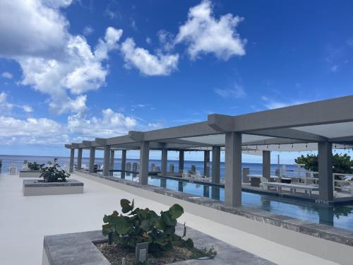 Sunset Hideaway — 4-Star Luxury Hotel in West Bay, Cayman Islands