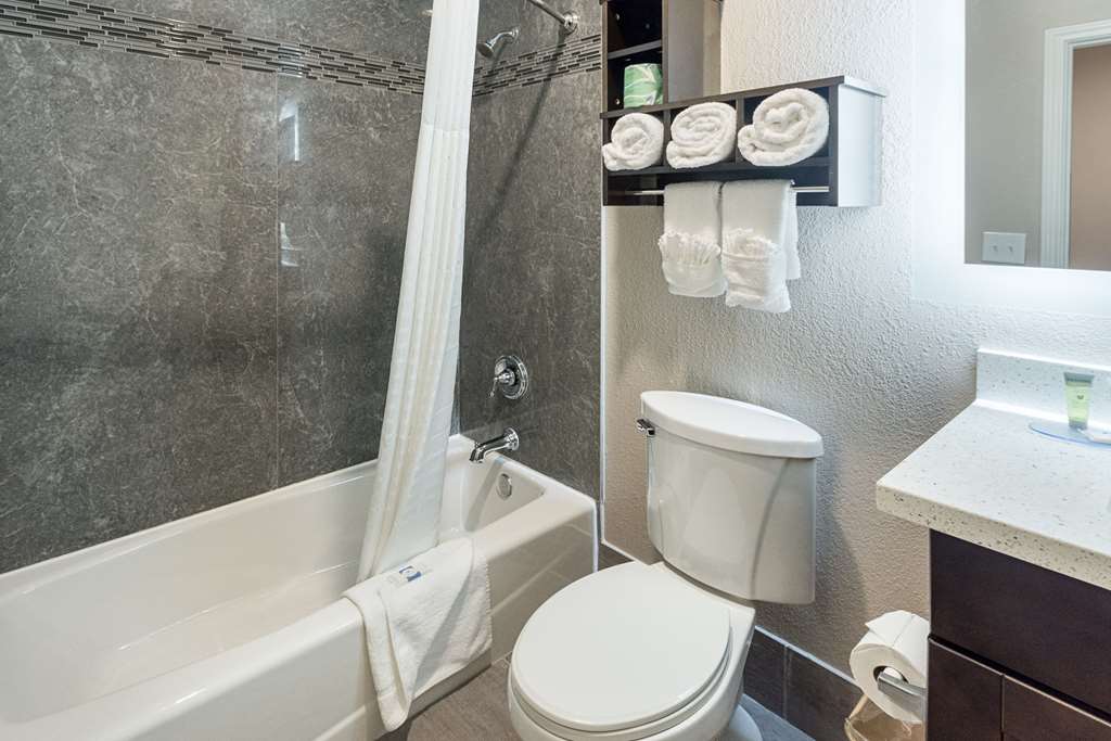 Econo Lodge Inn and Suites Houston NW Cy Fair - photo 12
