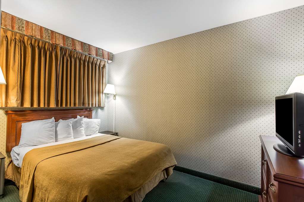 Quality Inn Near China Lake Naval Station - photo 20
