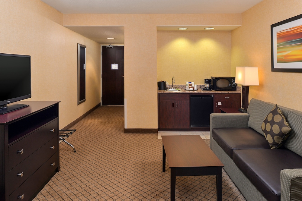 Holiday Inn Express Sacramento Airport Woodland by IHG - photo 30