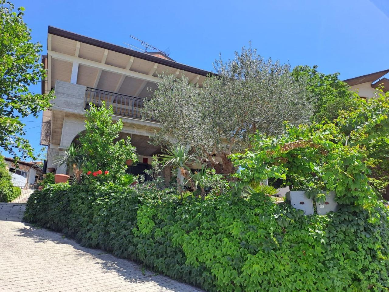 Appartamento Belvedere Roccascalegna — 4-Star Luxury Hotel in Roccascalegna, Italy