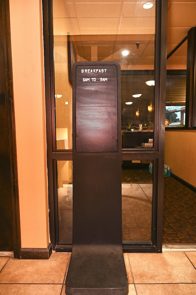 Fortune Inn And Suites Newport - photo 9