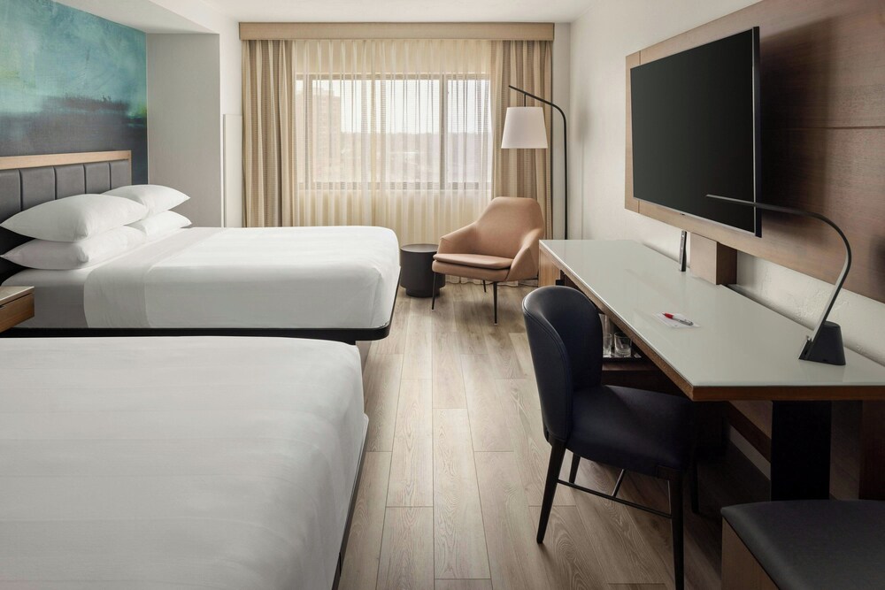 Oshkosh Marriott Waterfront Hotel & Convention Center - photo 13