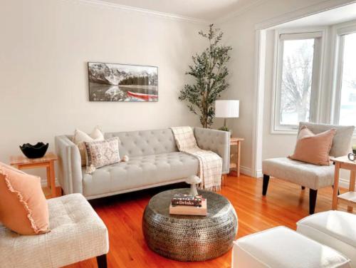 Modern 3BR Near Airport & DT in Calgary, Canada