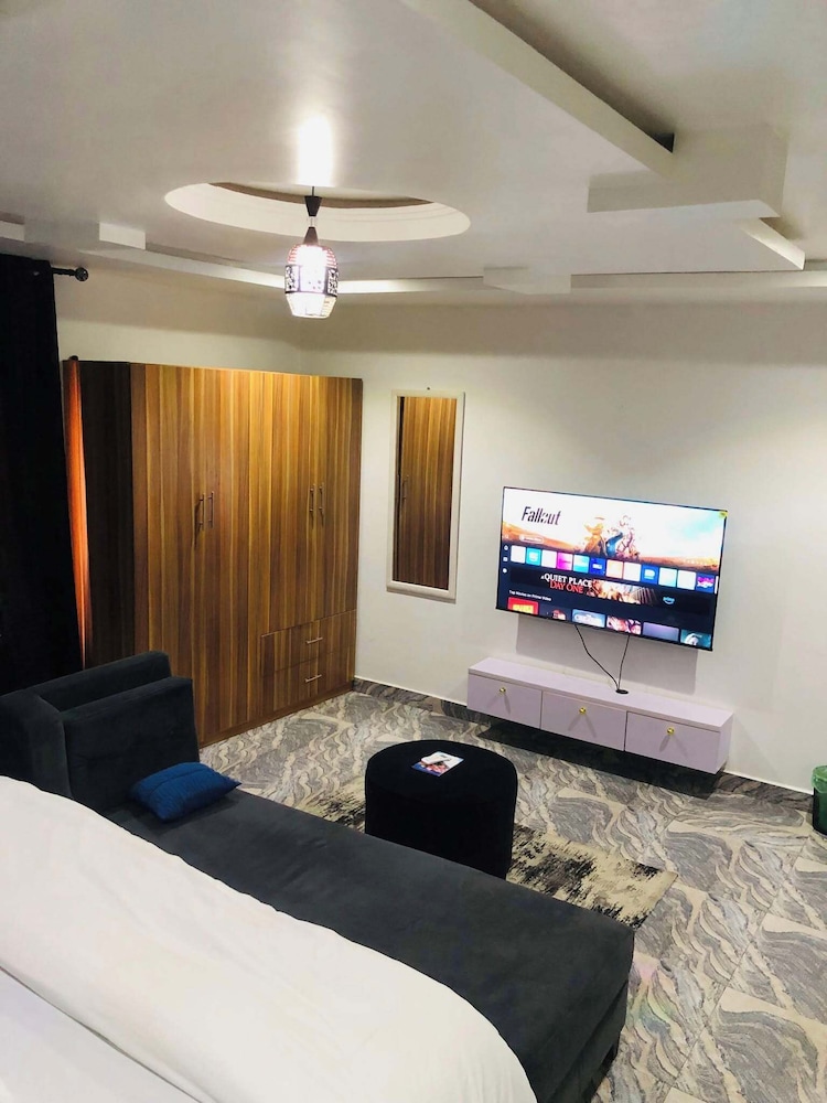 Auxano Apartment — 5-Star Luxury Hotel in Abuja, Nigeria