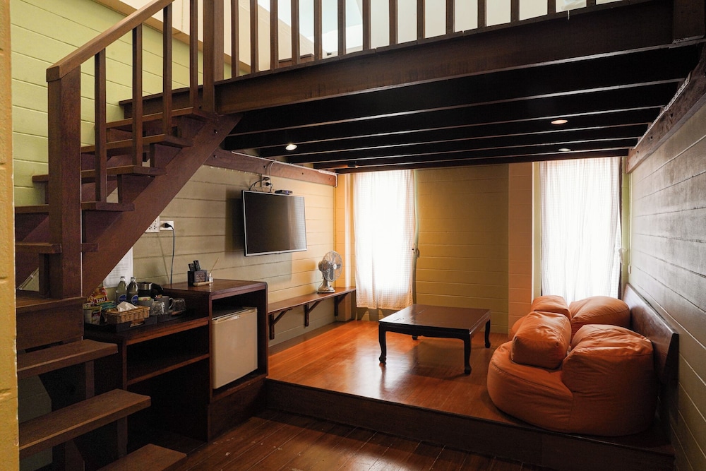 Thanicha Resort Amphawa in Amphawa, Thailand