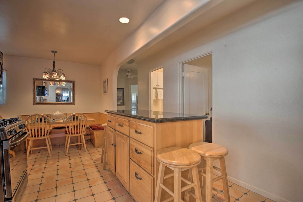 Avalon Escape: Everything Within Walking Distance in Avalon, United States