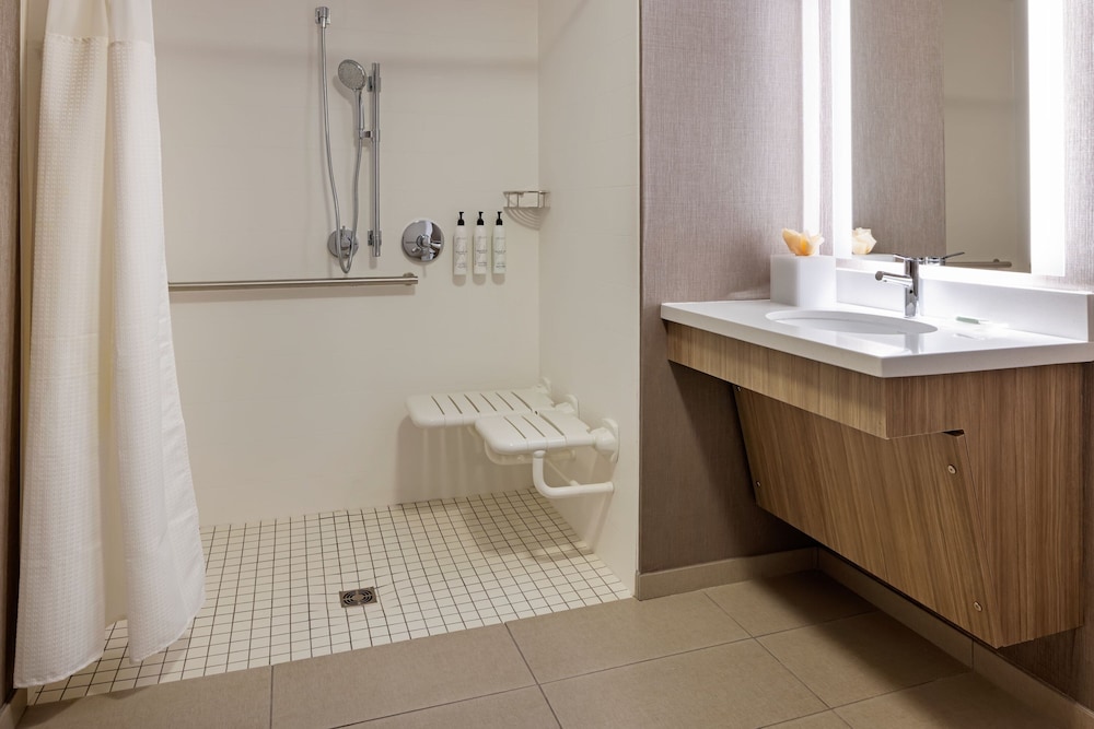 SpringHill Suites by Marriott Turlock - photo 21