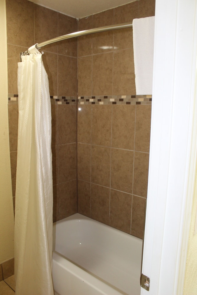 EverGreen Inn & RV - photo 24