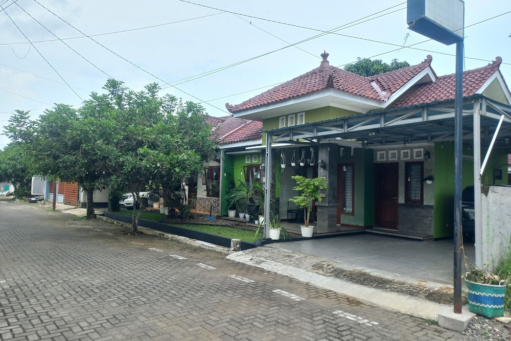 Hotel O Homestay Koe Syariah — hotel in Sokaraja