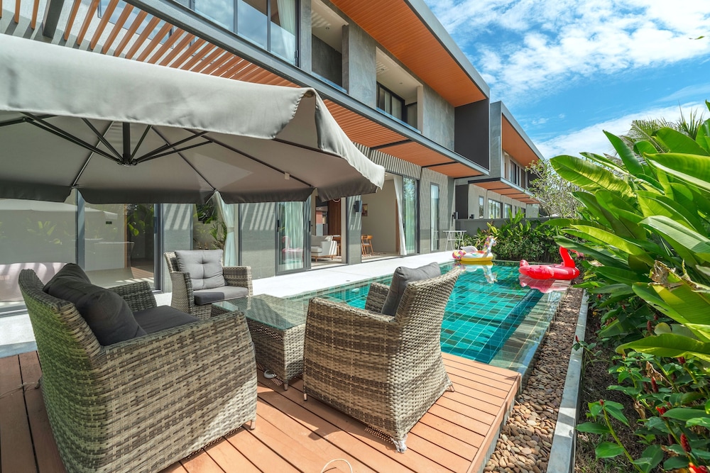 New 3BR Pool Villa Long One A5 with Chalong Bay view — 4-Star Luxury Hotel in Ban Chalong, Thailand