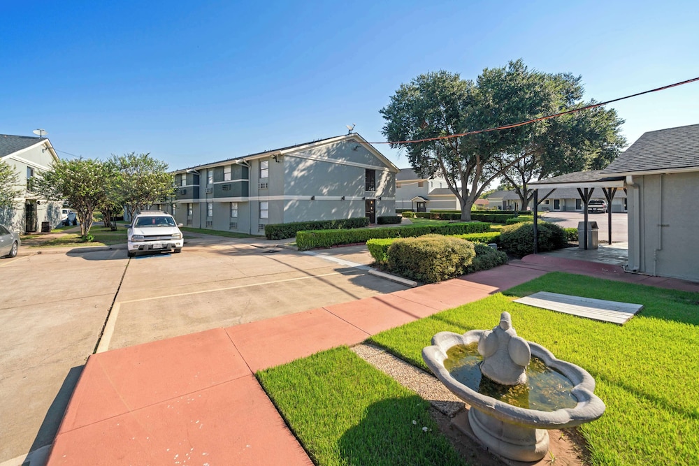 Americas Best Value Inn & Suites Brenham - photo 47