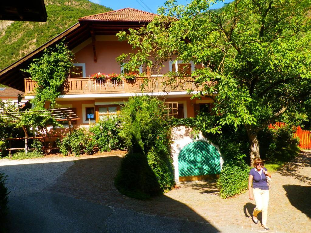 Haus Tinkhauser — 4-Star Luxury Hotel in Terlano, Italy
