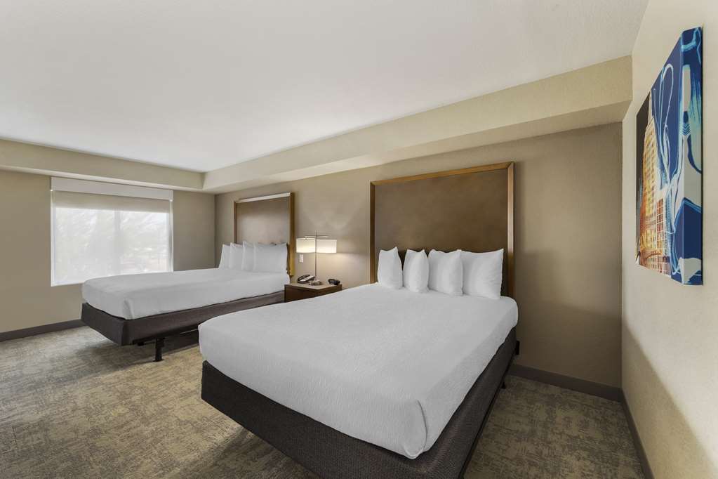 Best Western Plus Henderson Hotel - photo 9