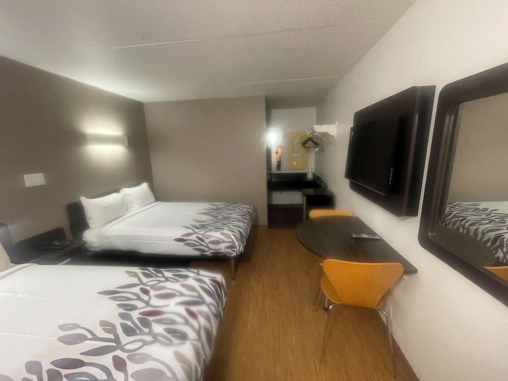 Motel 41 Evansville IN - photo 10