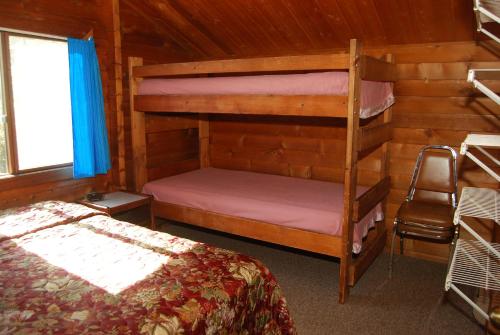 La Conner Camping Resort Wheelchair Accessible Cabin 16 - photo 2