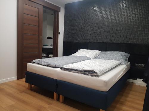 Family & Business Elegant Apartments Rynek Centrum Downtown 2 Bedroom Balcony Parking — 4-Star Luxury Hotel in Kielce, Poland