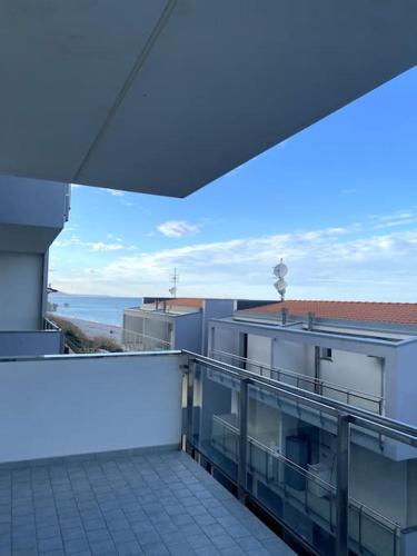 Smeraldo Sul Mare Con Grande Balcone — 4-Star Luxury Hotel in Torino Di Sangro, Italy